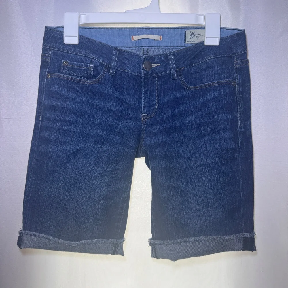 Gap Limited Edition Womens Denim Bermuda Shorts‎ Cuffed Raw Hem Size 4 27
